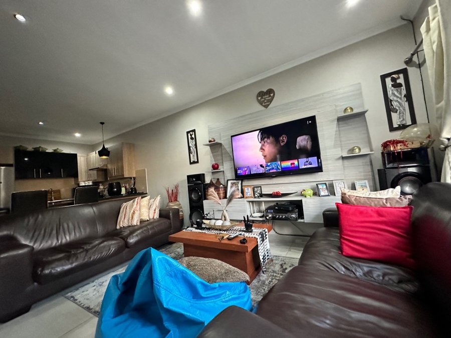 3 Bedroom Property for Sale in Table View Western Cape